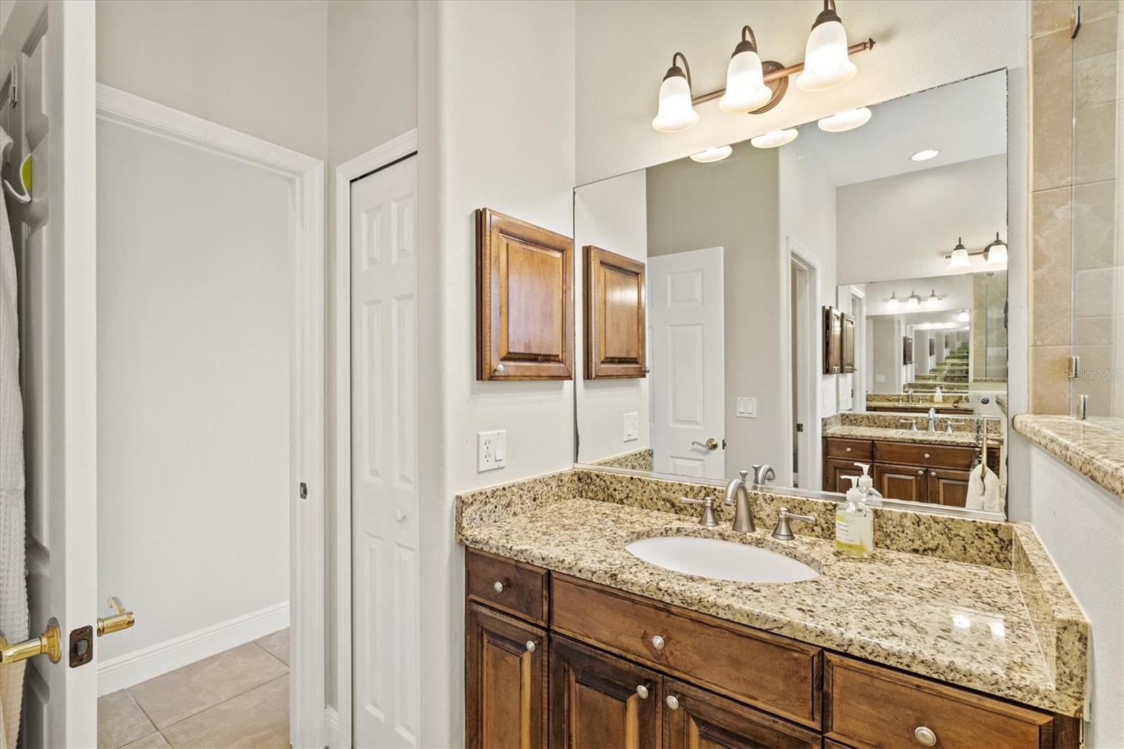 THE HAMPTONS - Residential