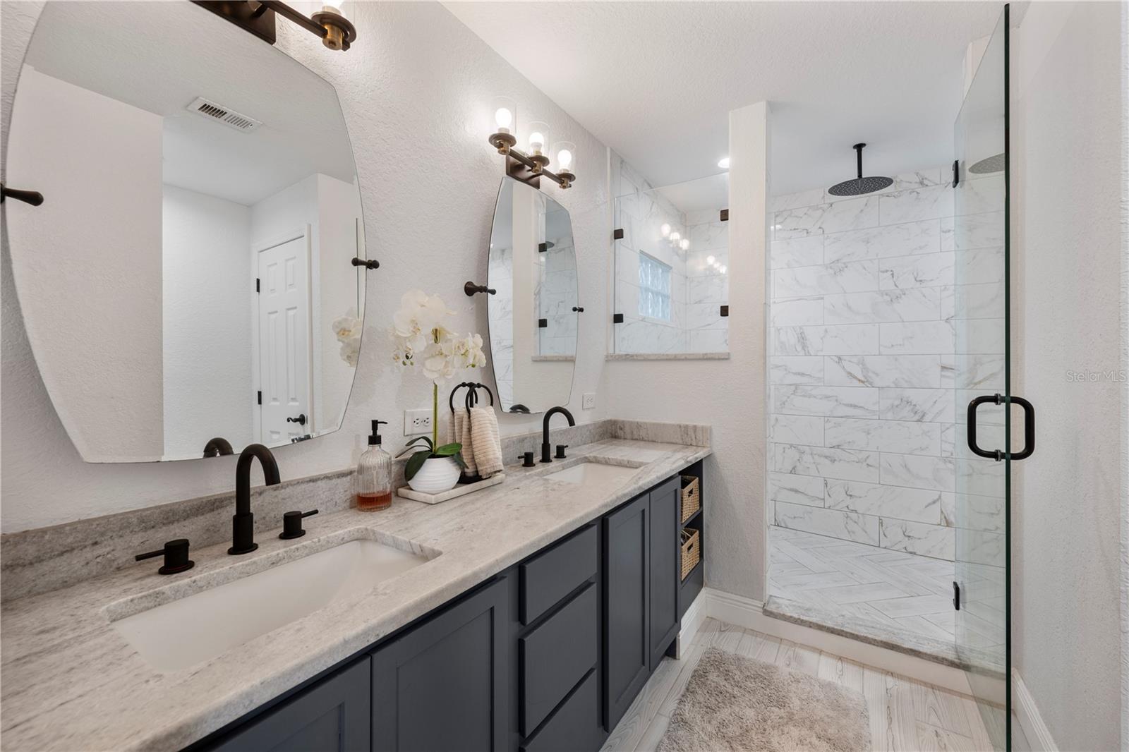 OAKFORD ESTATES - Residential