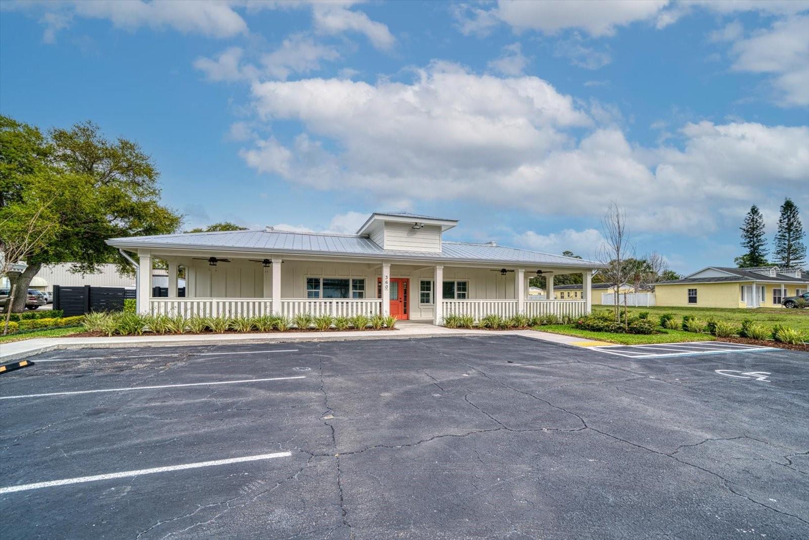 ACREAGE - Commercial Sale