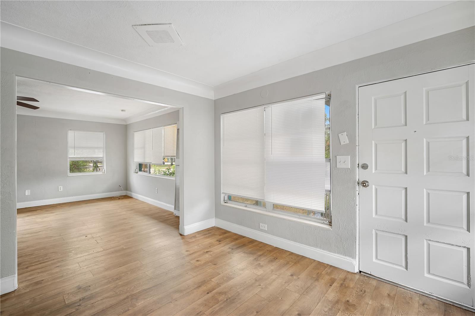 PRATHERS FIFTH ROYAL - Residential Lease