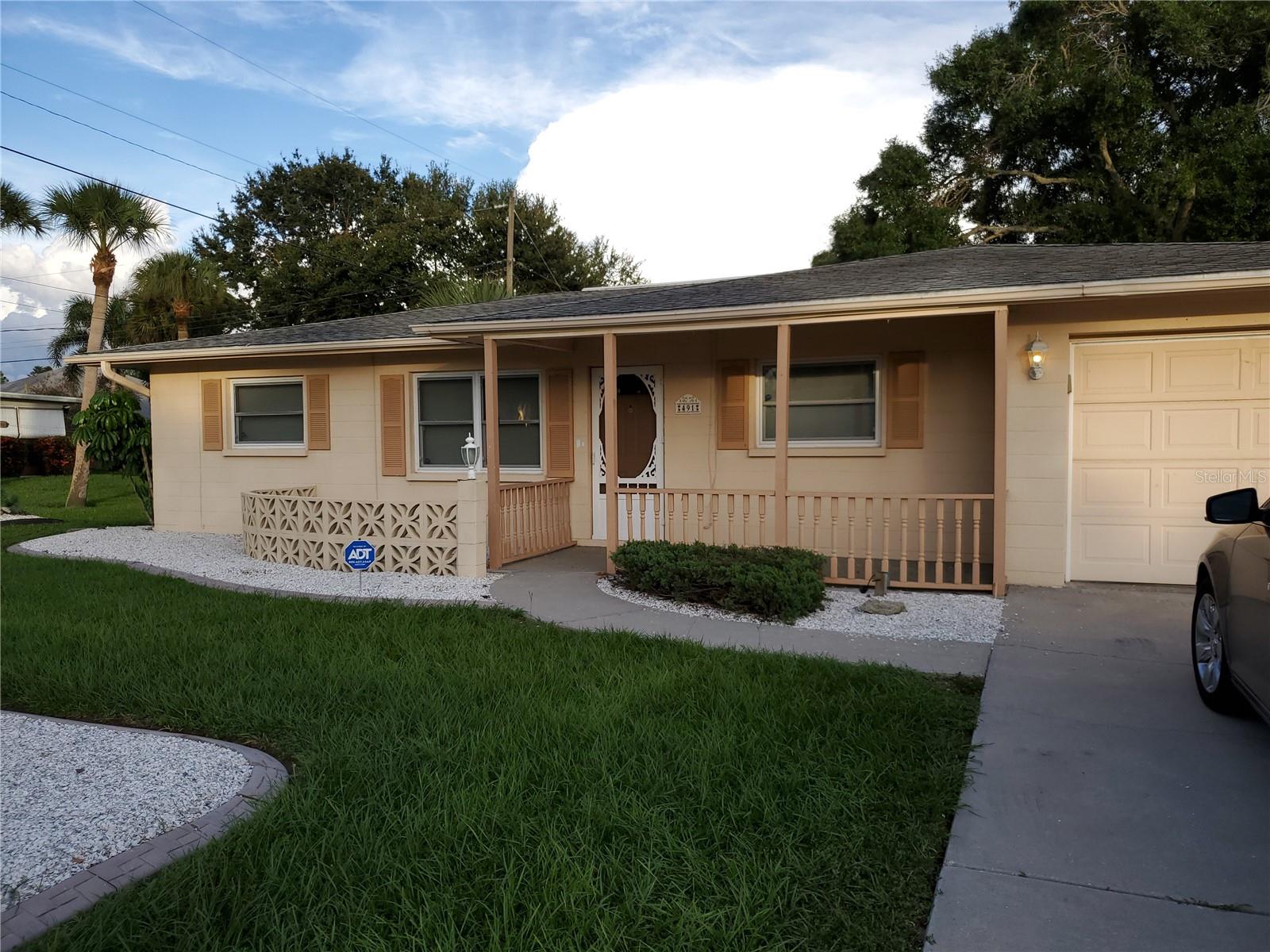 Beautifully updated Pool Home with 2 bed 2 bath and 1 car garage. Updated Kitchen with maple wood cabinets and stainless steel appliances. New ceramic tile flooring throughout the entire home. The home is on a corner lot.
Open split bedroom floor plan. Large Caged Pool. South Venice Community has a boat ramp and ferry to private beach with very reasonable fees.
Small Dog friendly with a $250 pet fee non refundable.
**First, Last and 1 month Security required prior to move in
Hurry this is a real gem.