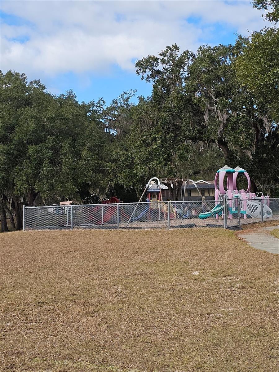 RAINBOW LAKES ESTATES - Land