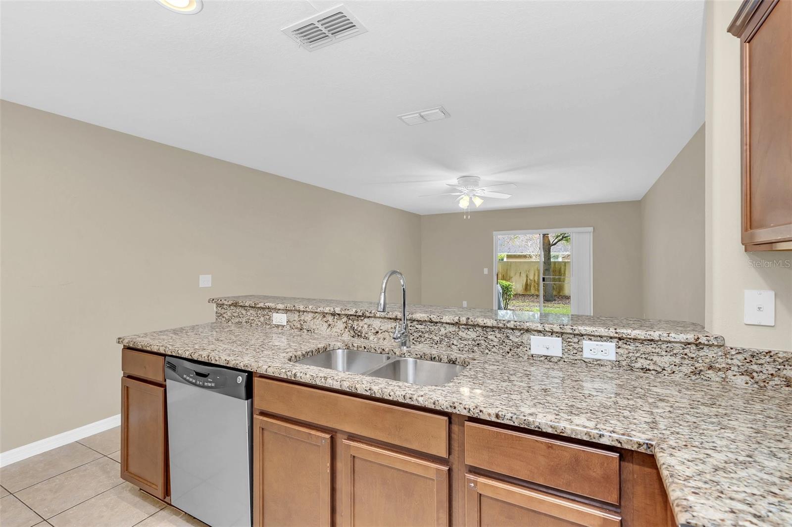 AMBERLEE TWNHMS - Residential