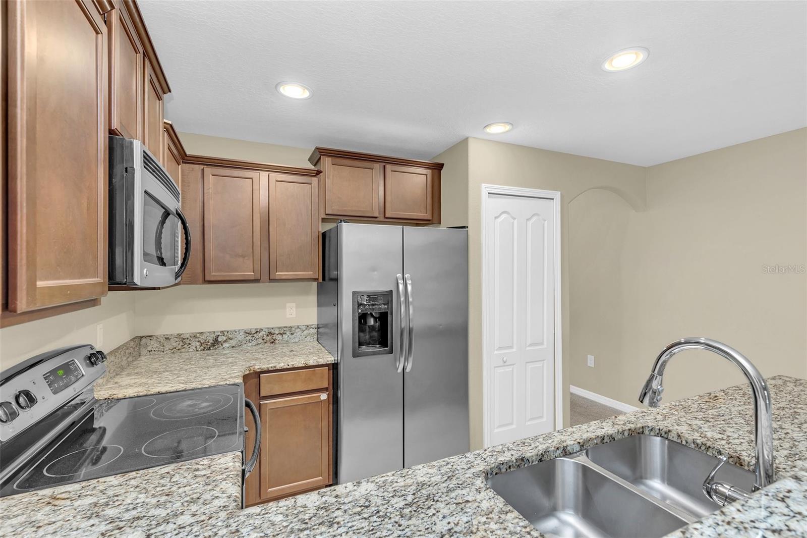 AMBERLEE TWNHMS - Residential