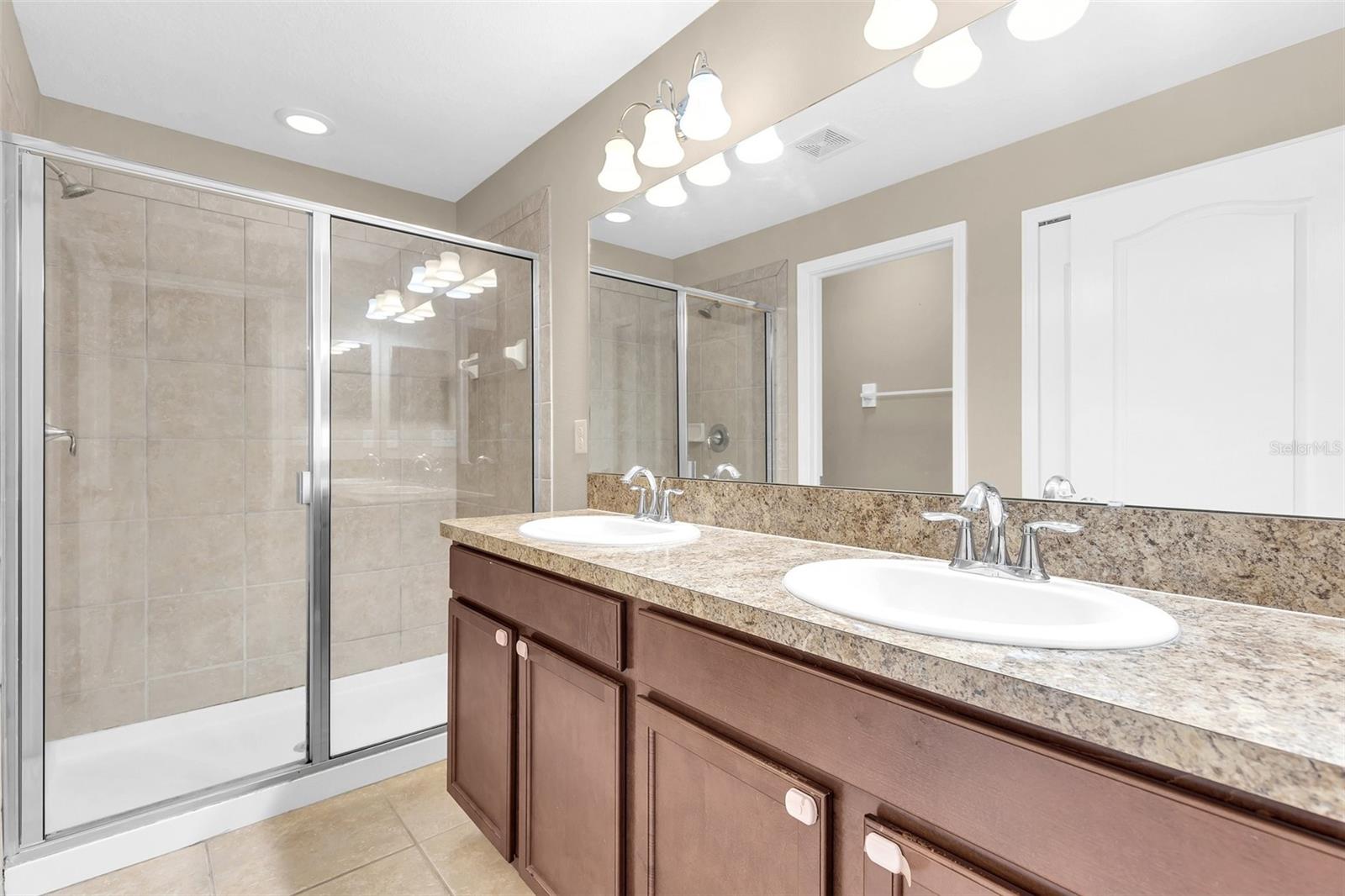 AMBERLEE TWNHMS - Residential