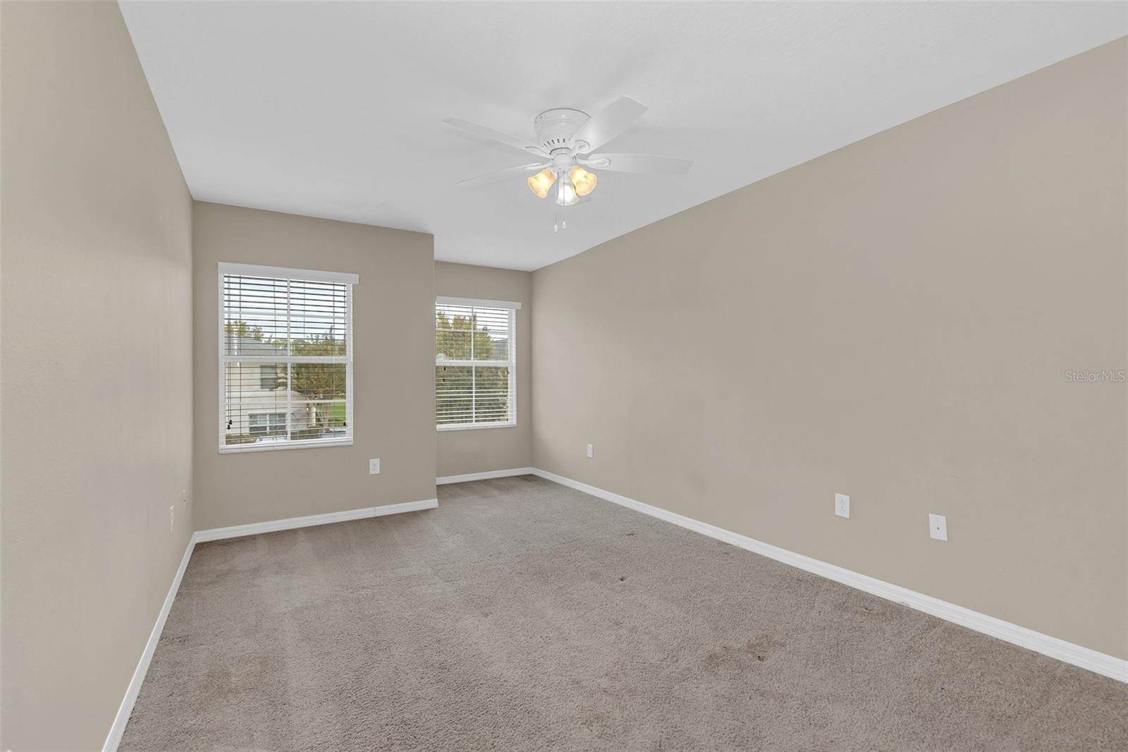 AMBERLEE TWNHMS - Residential