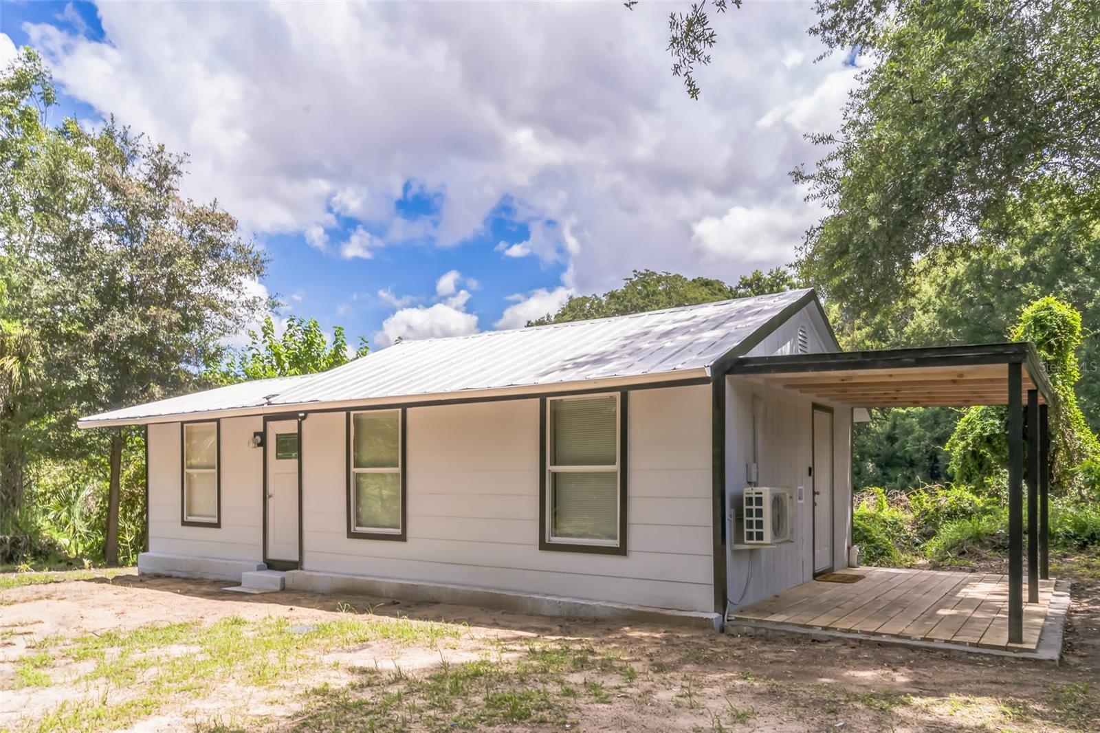 Photo 3 of 10 of 1045 OCOEE APOPKA ROAD house