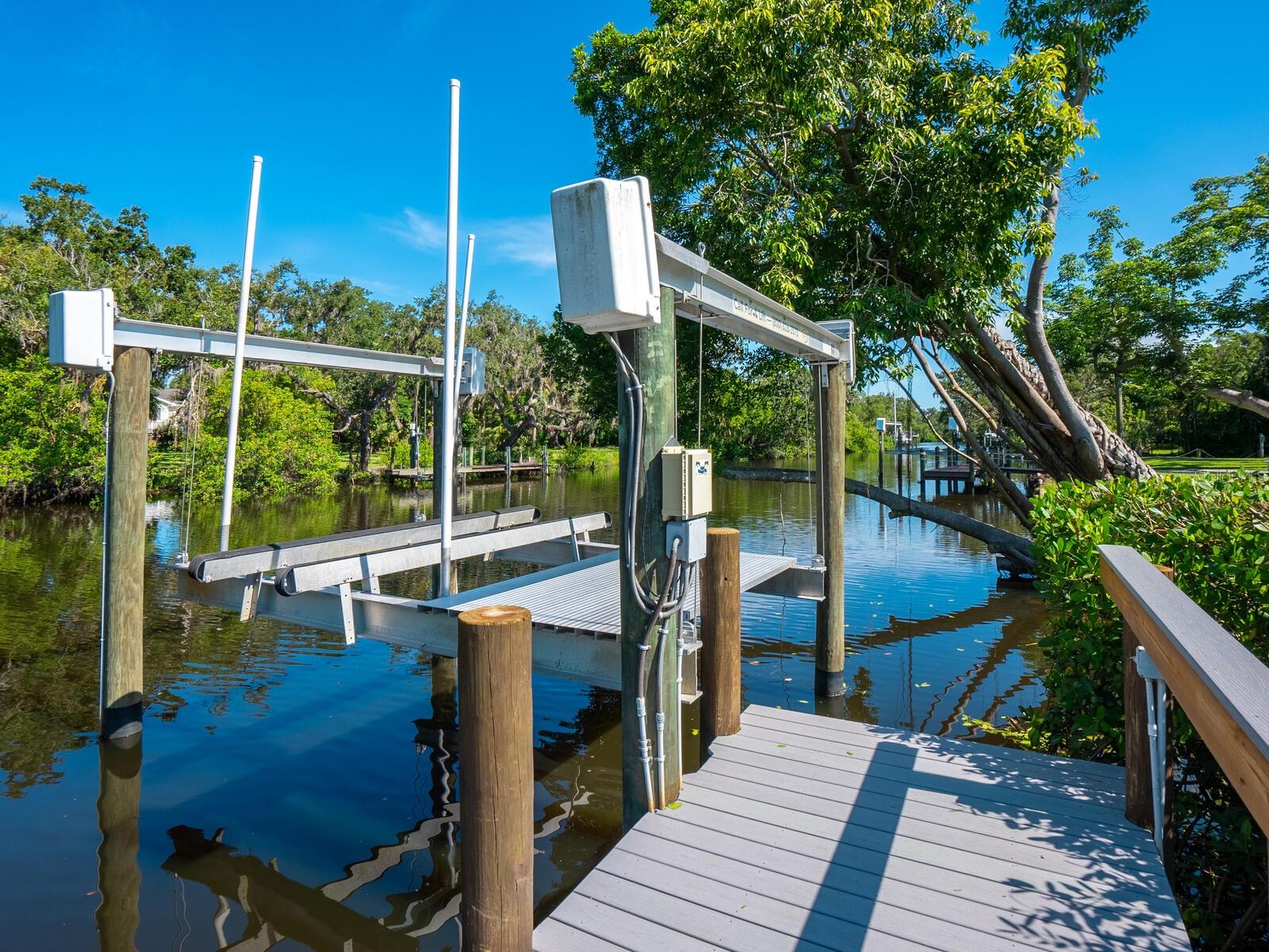 PHILLIPPI LAKE - Land