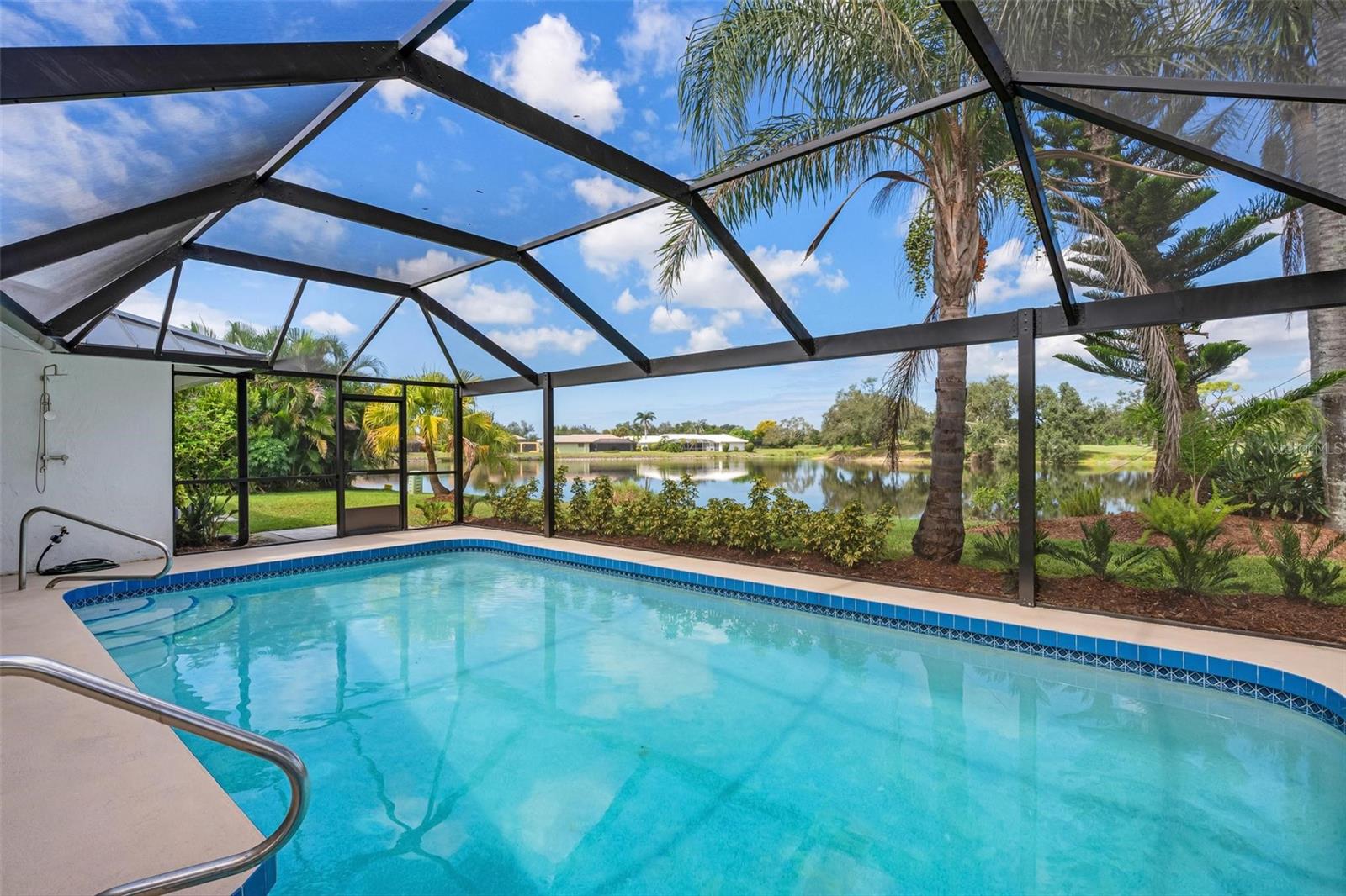 JACARANDA COUNTRY CLUB WEST VILLAGE - Residential