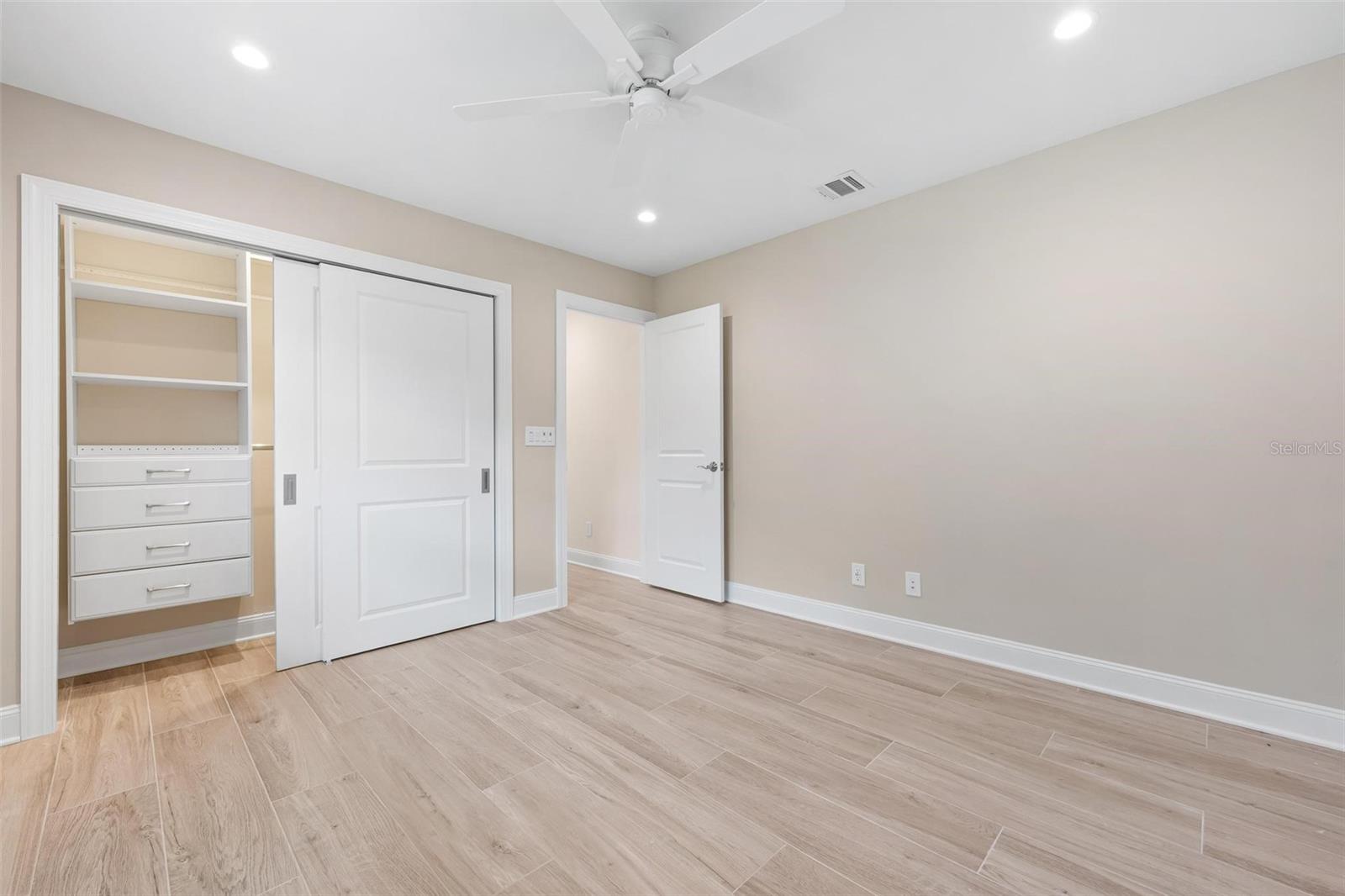 JACARANDA COUNTRY CLUB WEST VILLAGE - Residential