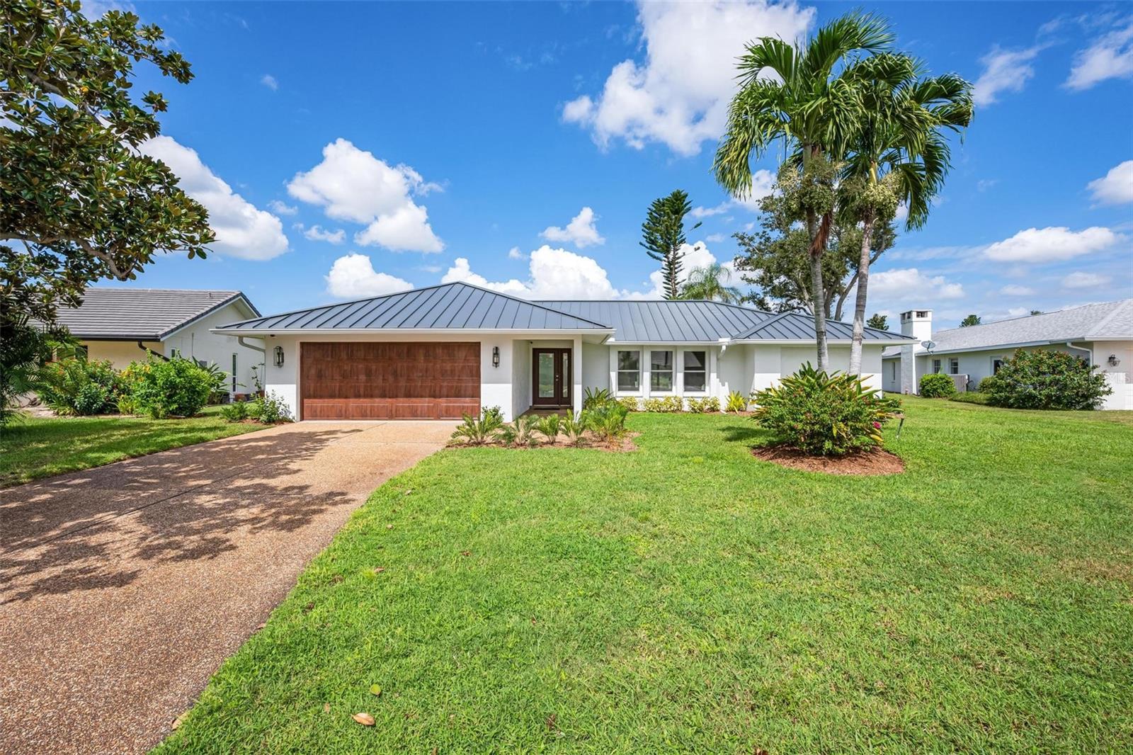 JACARANDA COUNTRY CLUB WEST VILLAGE - Residential