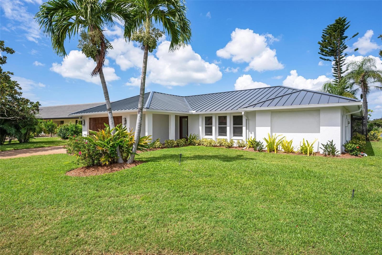 JACARANDA COUNTRY CLUB WEST VILLAGE - Residential