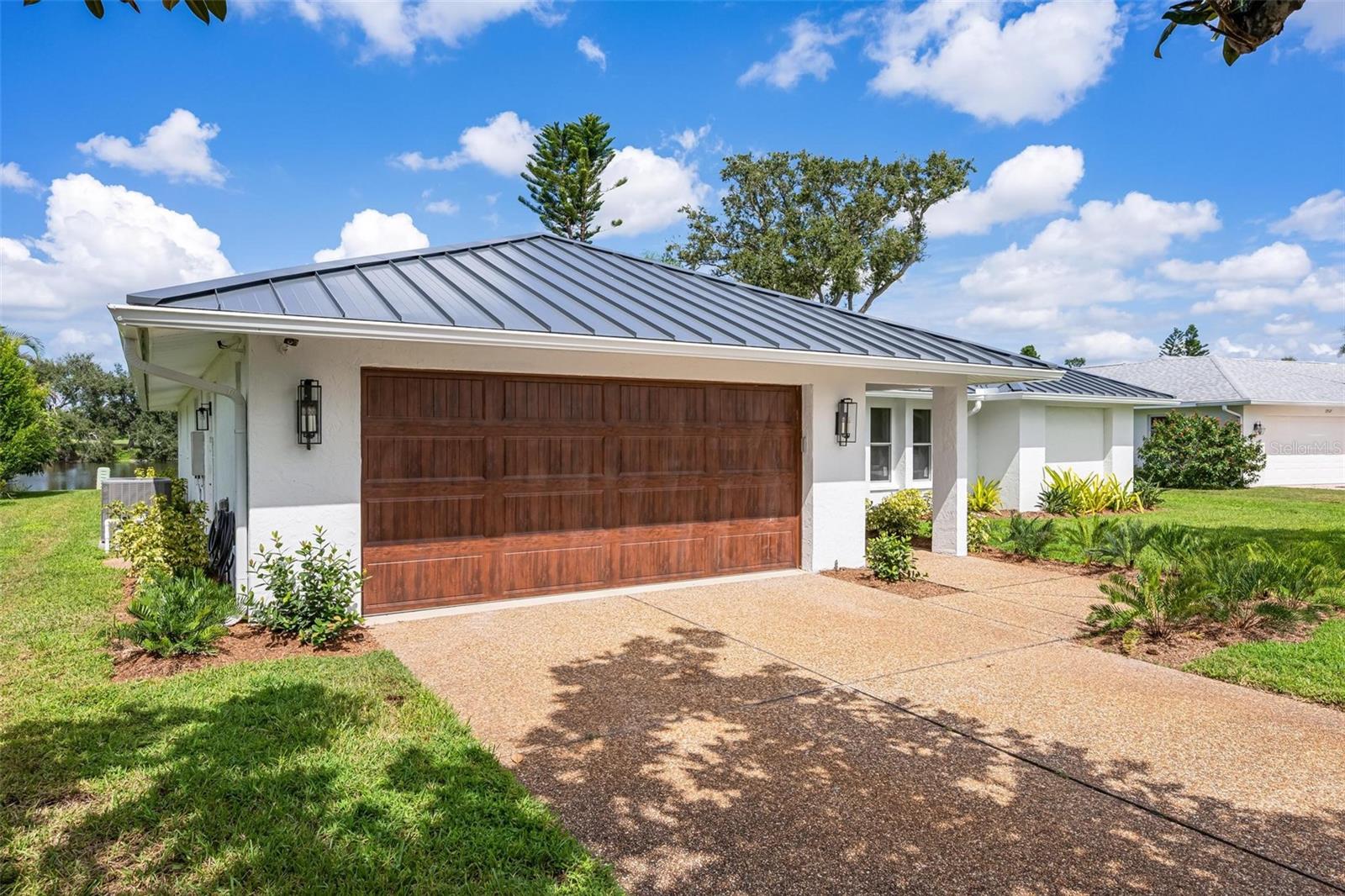 JACARANDA COUNTRY CLUB WEST VILLAGE - Residential