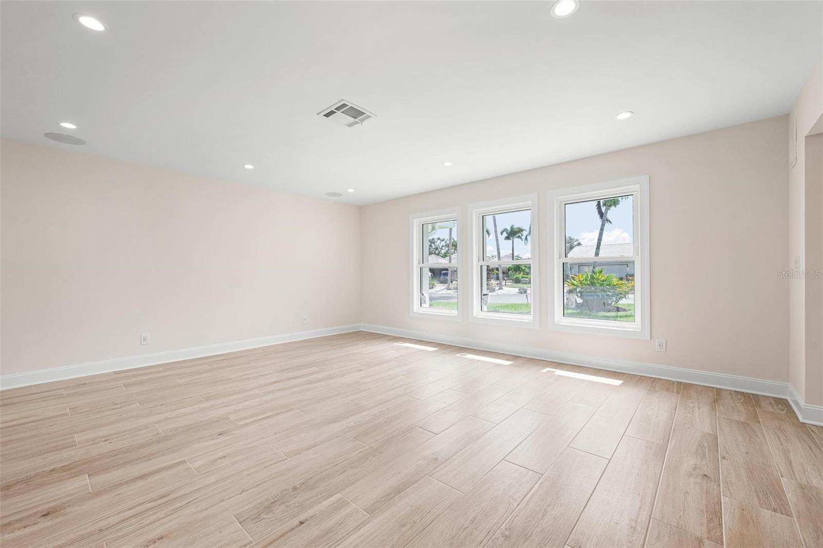 JACARANDA COUNTRY CLUB WEST VILLAGE - Residential