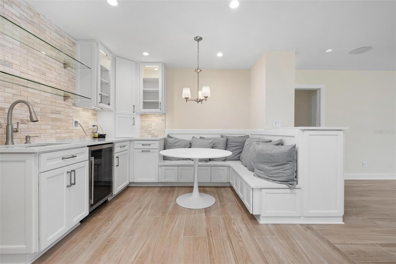 JACARANDA COUNTRY CLUB WEST VILLAGE - Residential