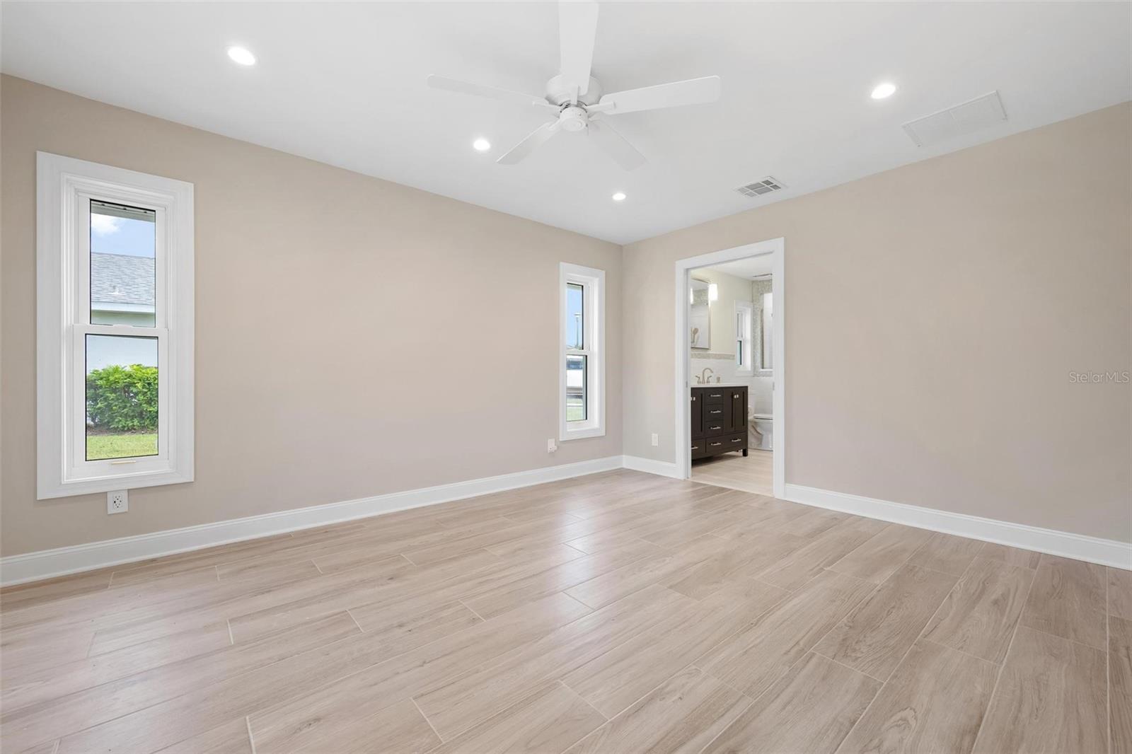 JACARANDA COUNTRY CLUB WEST VILLAGE - Residential