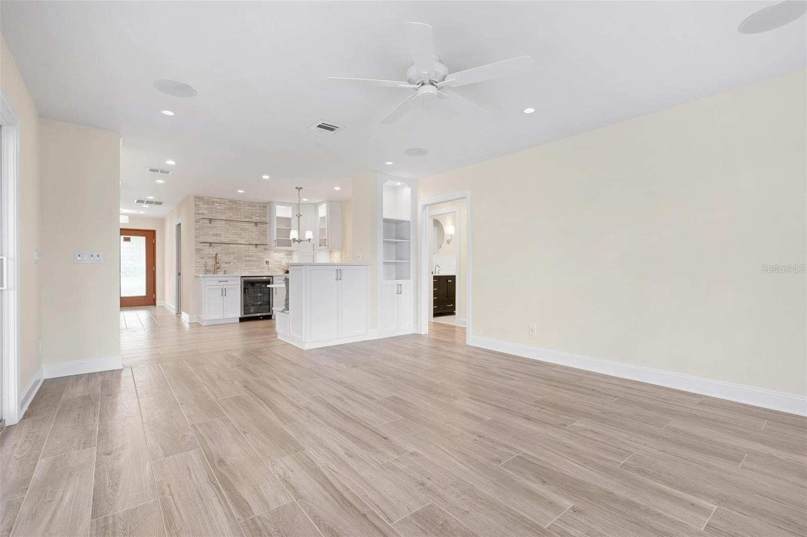 JACARANDA COUNTRY CLUB WEST VILLAGE - Residential