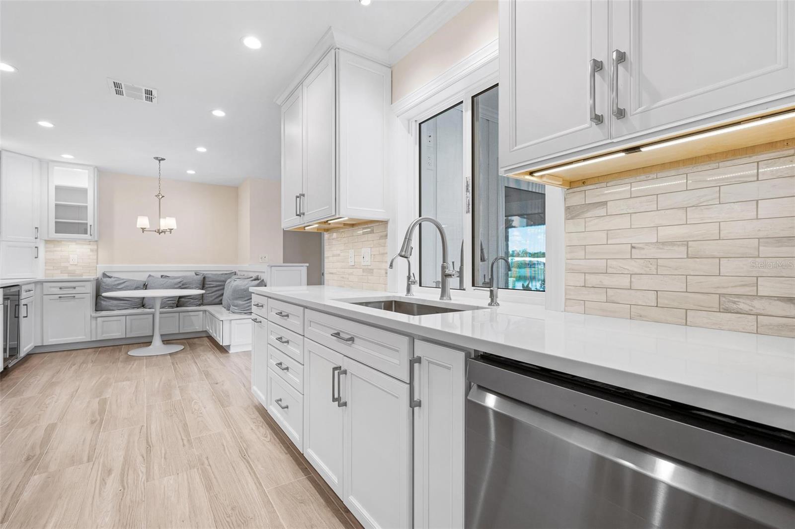 JACARANDA COUNTRY CLUB WEST VILLAGE - Residential