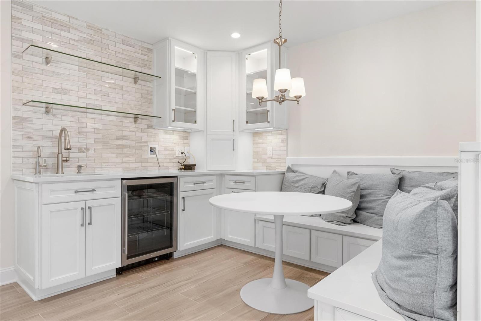 JACARANDA COUNTRY CLUB WEST VILLAGE - Residential
