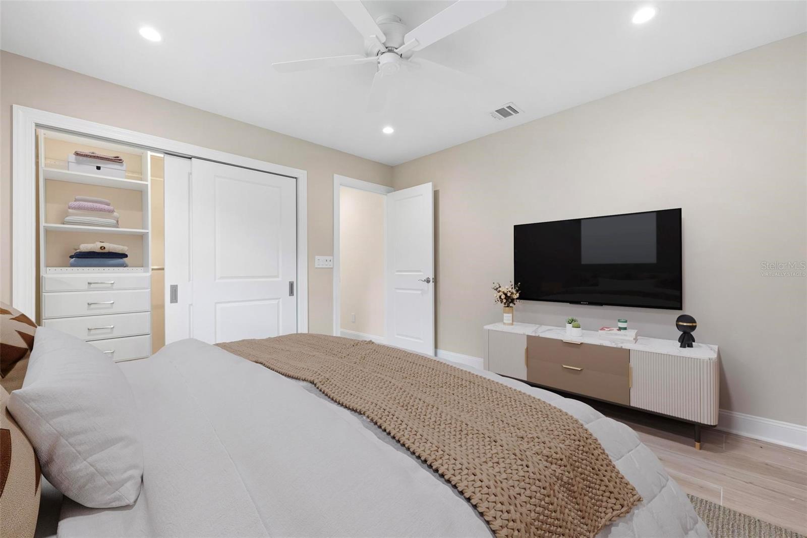 JACARANDA COUNTRY CLUB WEST VILLAGE - Residential