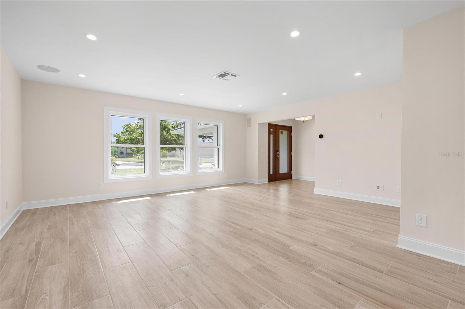 JACARANDA COUNTRY CLUB WEST VILLAGE - Residential
