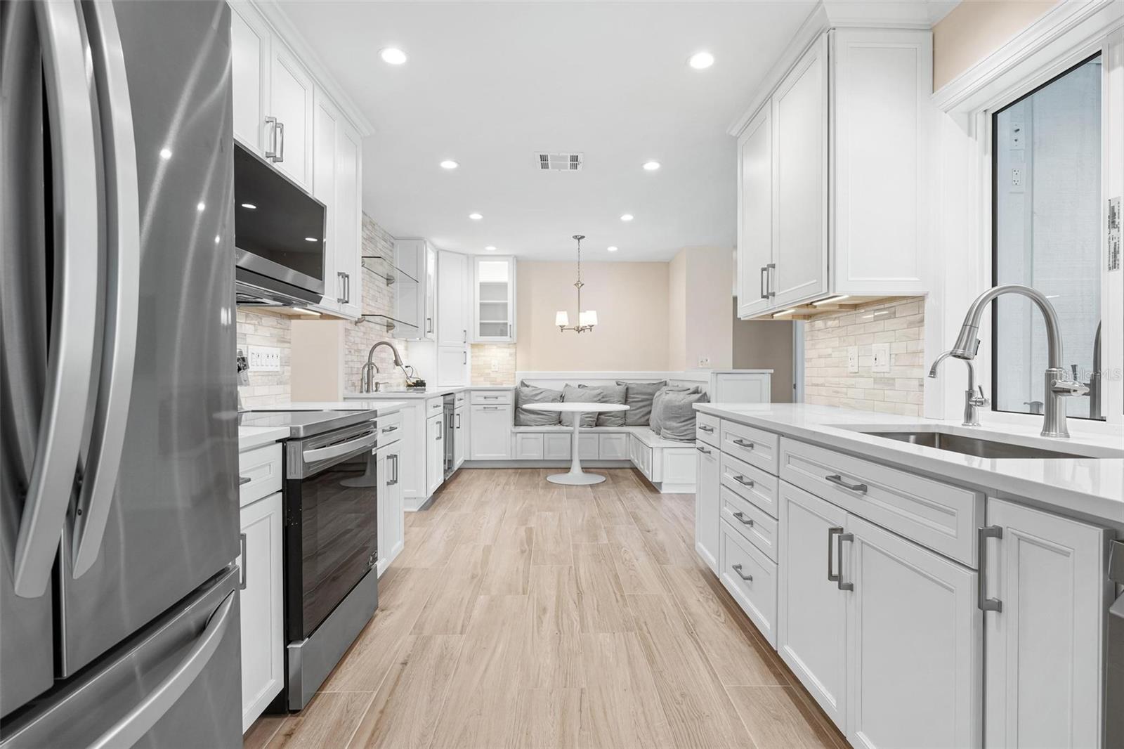 JACARANDA COUNTRY CLUB WEST VILLAGE - Residential