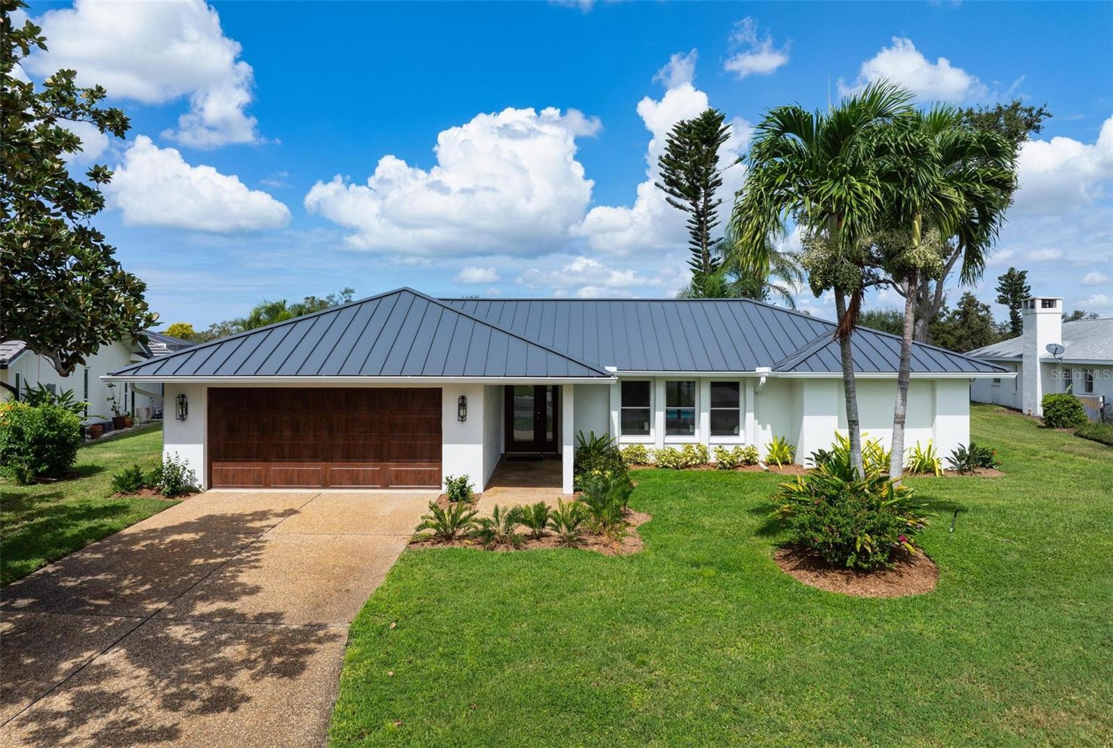 JACARANDA COUNTRY CLUB WEST VILLAGE - Residential