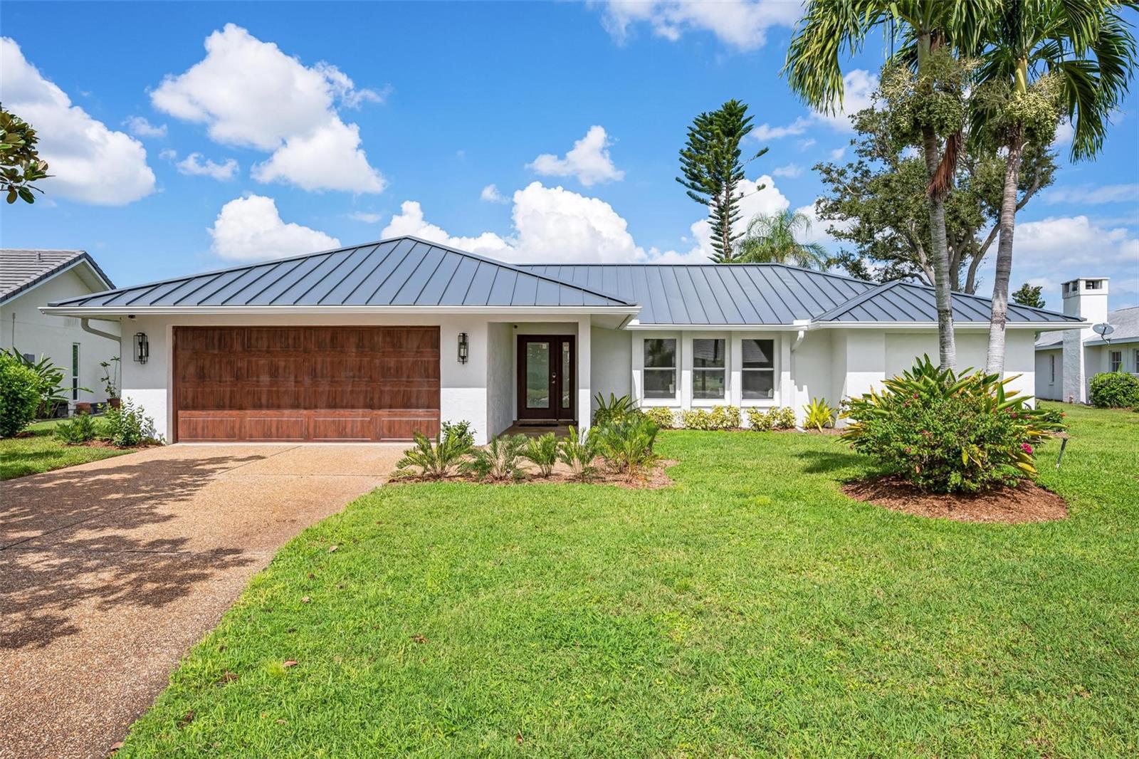 JACARANDA COUNTRY CLUB WEST VILLAGE - Residential