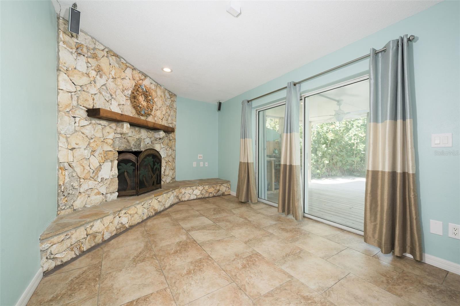 ROCKEFELLER HEIGHTS - Residential