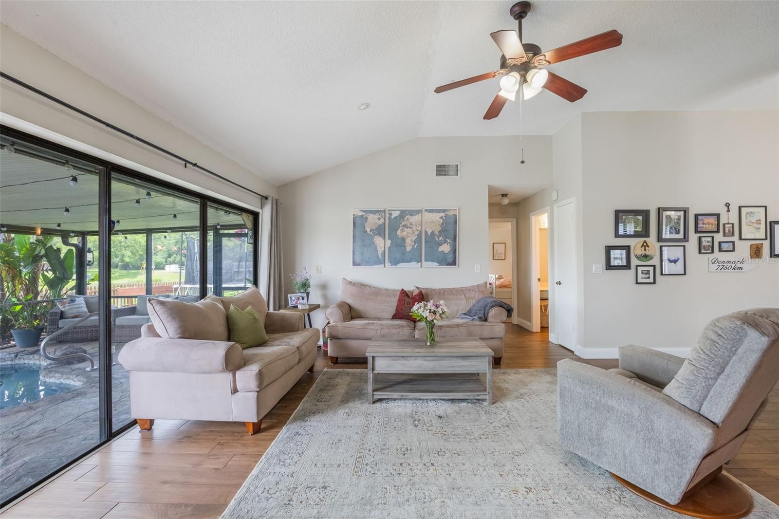 LAKEWOOD AT THE CROSSINGS UNIT 1 - Residential