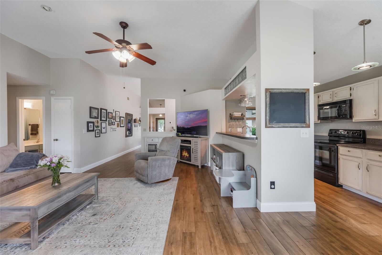 LAKEWOOD AT THE CROSSINGS UNIT 1 - Residential