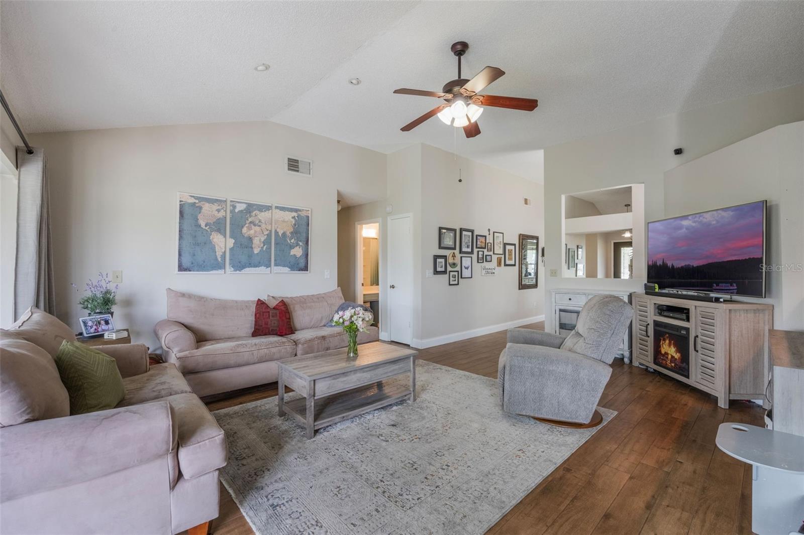 LAKEWOOD AT THE CROSSINGS UNIT 1 - Residential