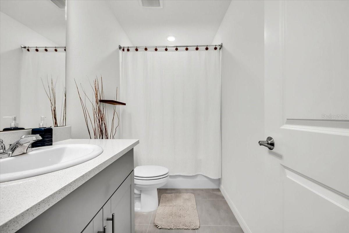 TOWNHOMES AT AZARIO - Residential