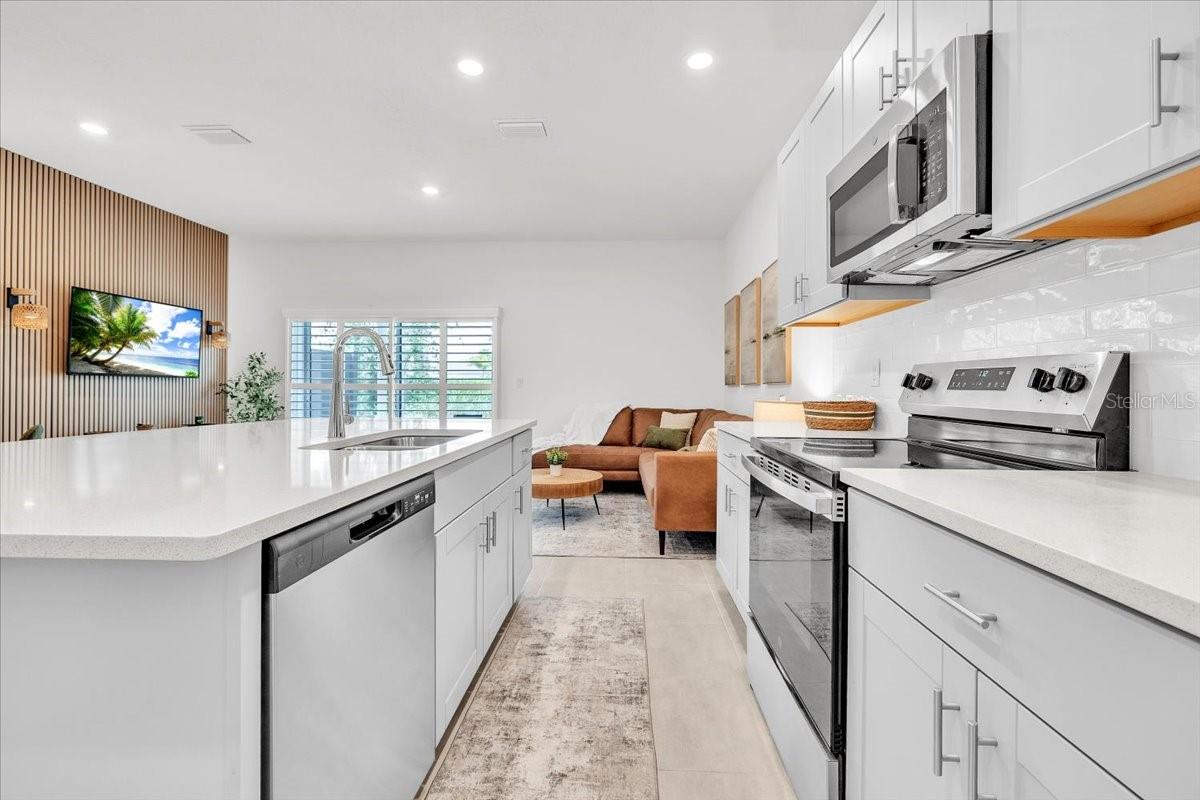 TOWNHOMES AT AZARIO - Residential