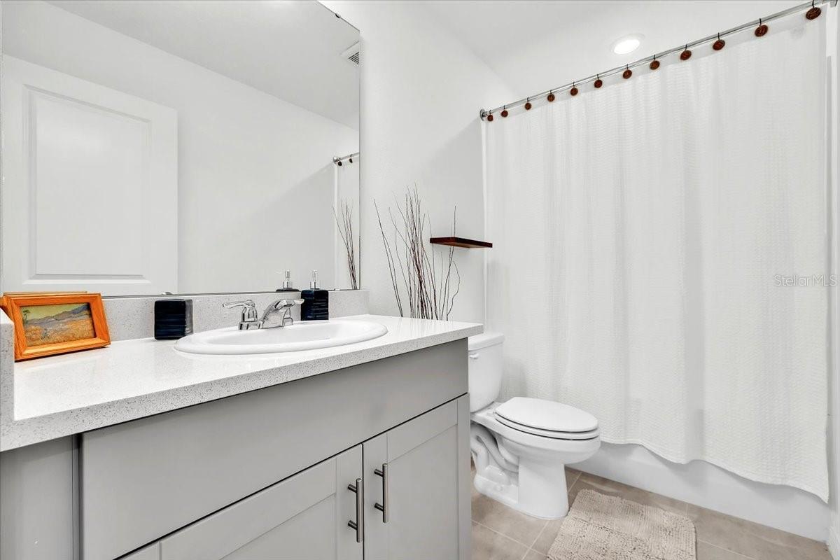 TOWNHOMES AT AZARIO - Residential