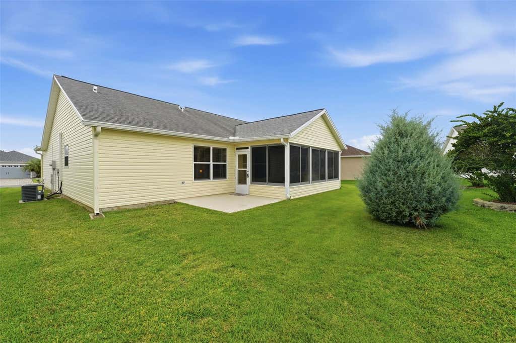 Photo of 17173 SE 79th Mclawren Terrace, The Villages, FL 32162 (MLS # G5116143)