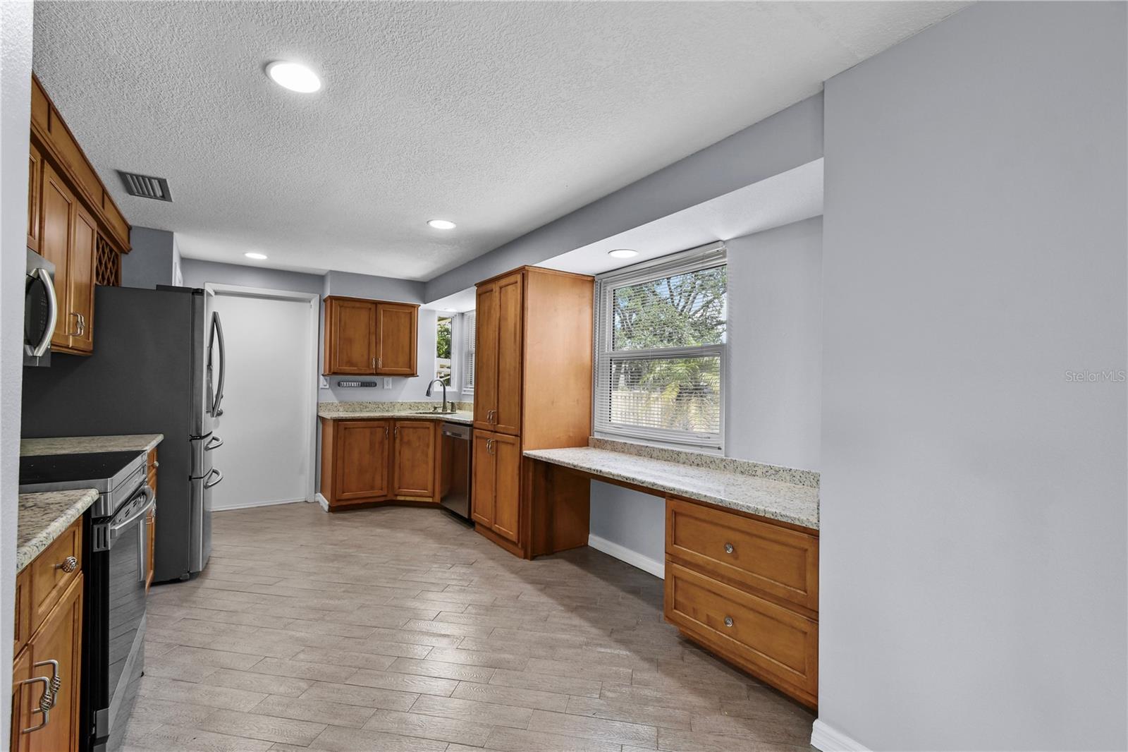 MANALEE FIRST ADD - Residential Lease