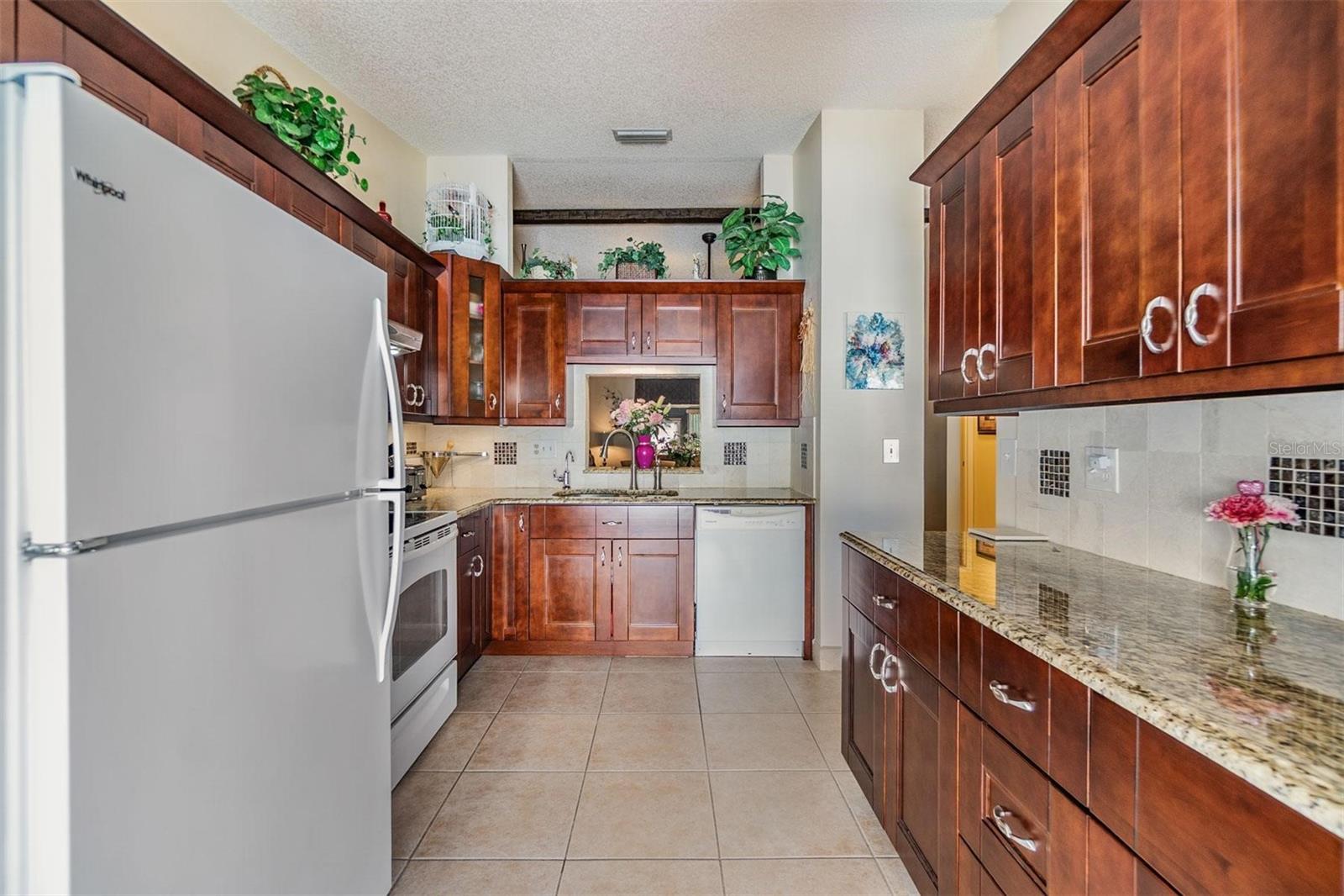 1333 SHADY PINE WAY B