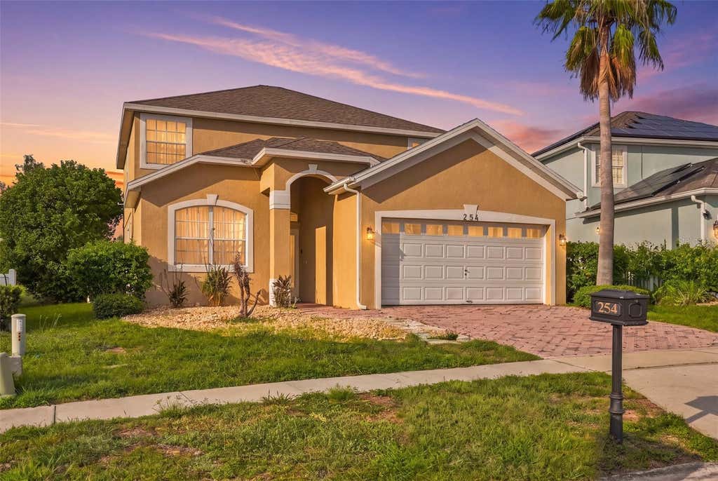 Photo of 254 Gleneagles Drive, Davenport, FL 33897 (MLS # O6433210)