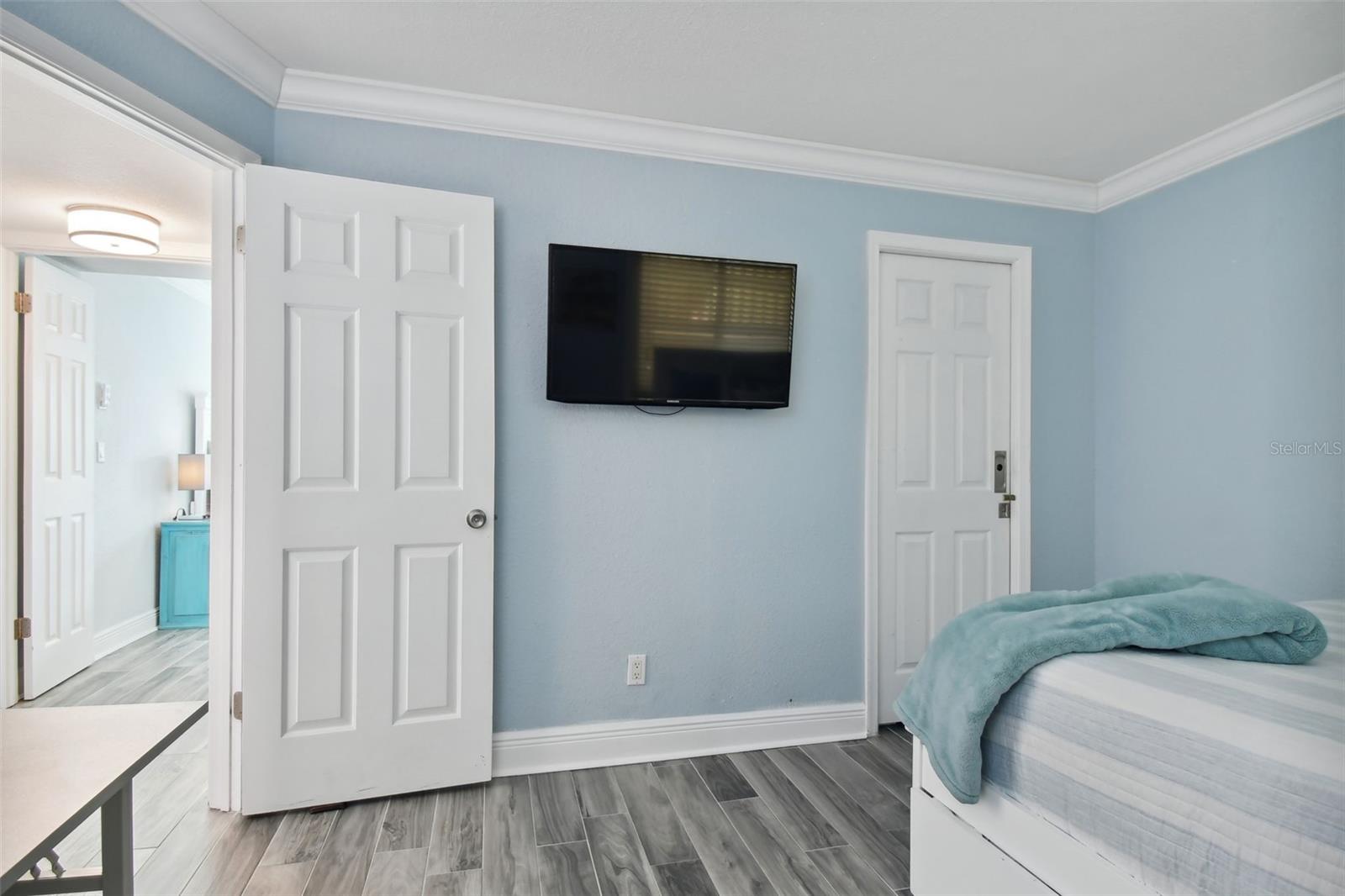 PIPERS III A CONDO - Residential