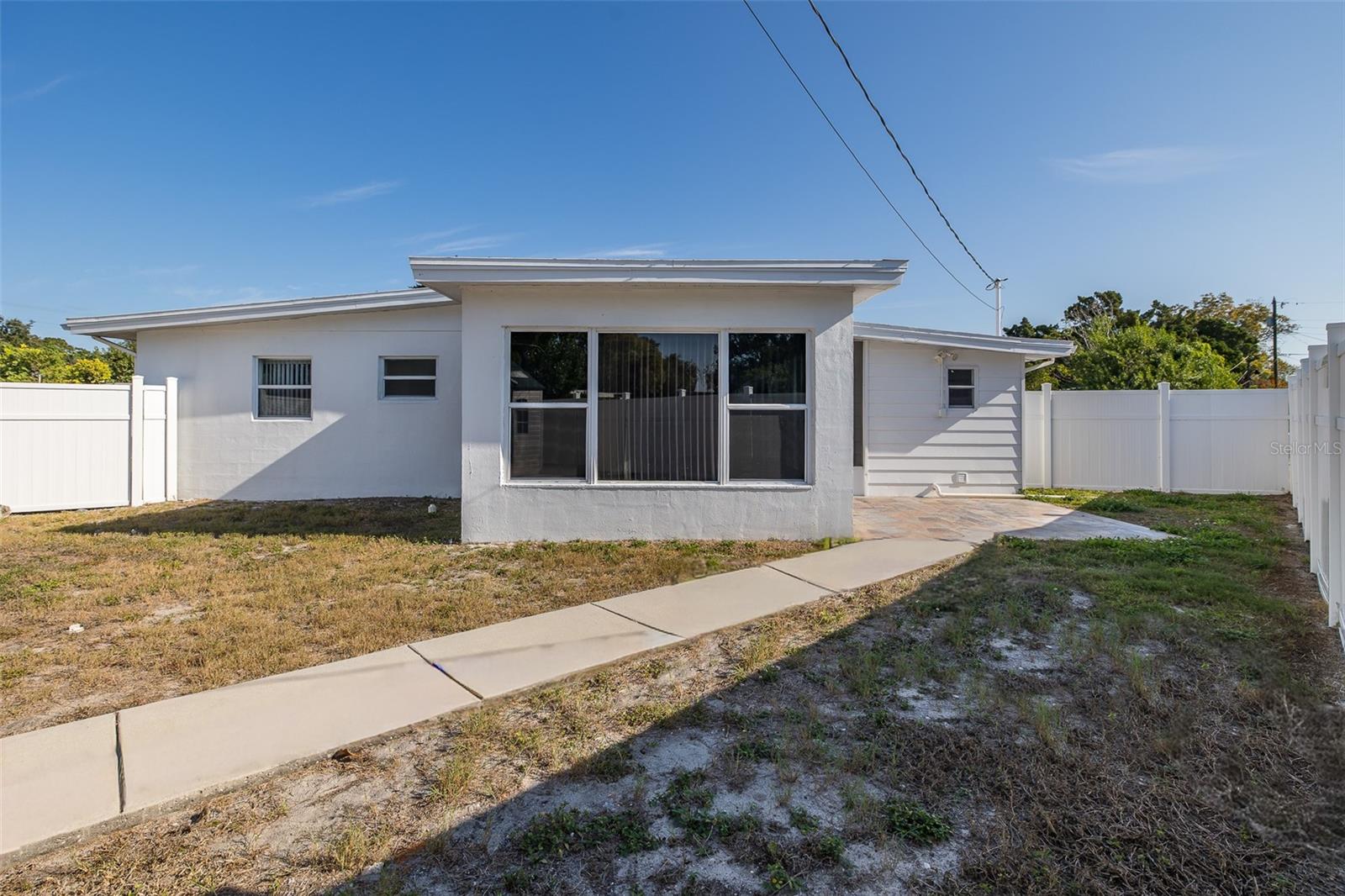 JASMINE LAKES - Residential Lease