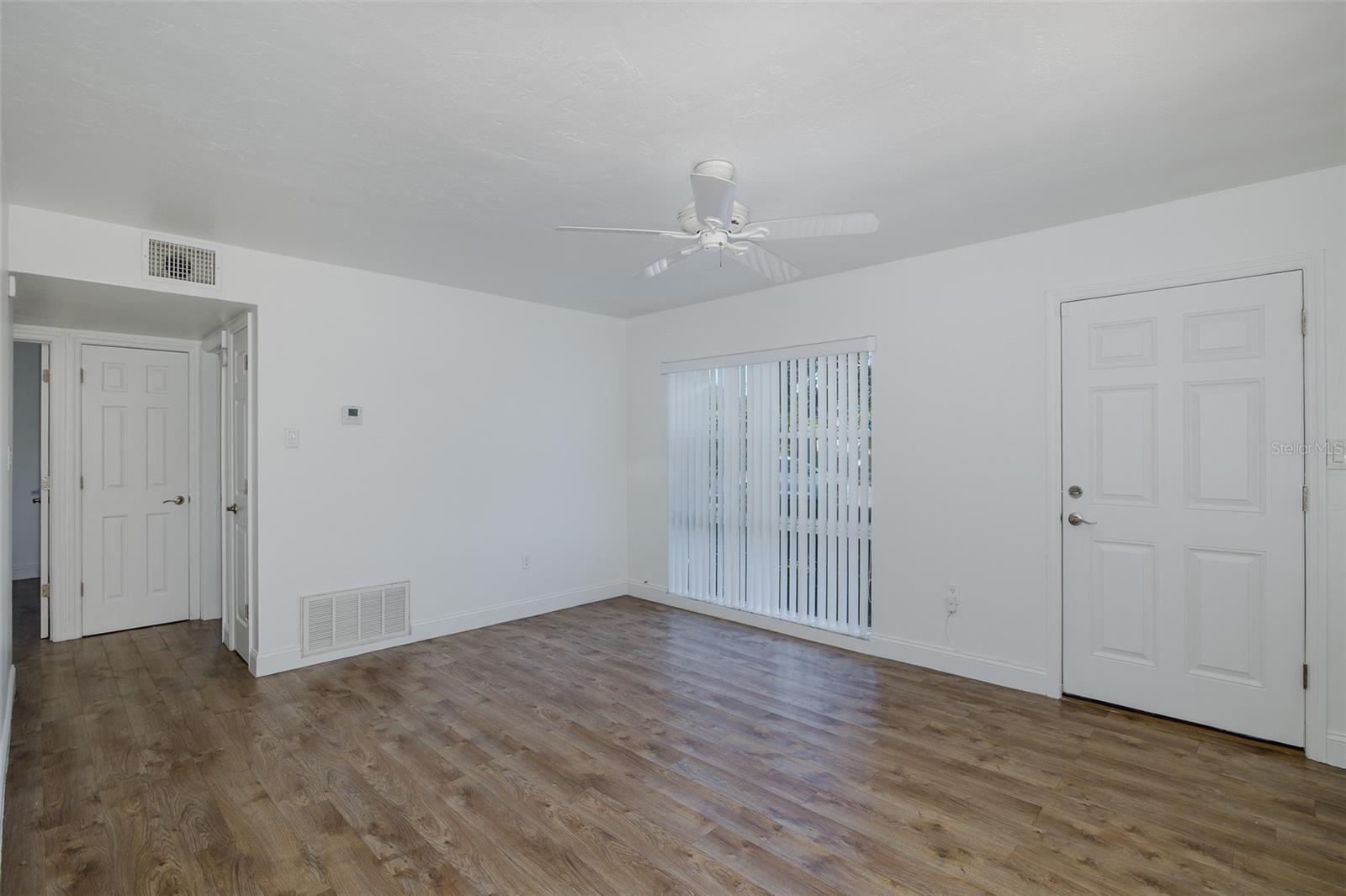 JASMINE LAKES - Residential Lease