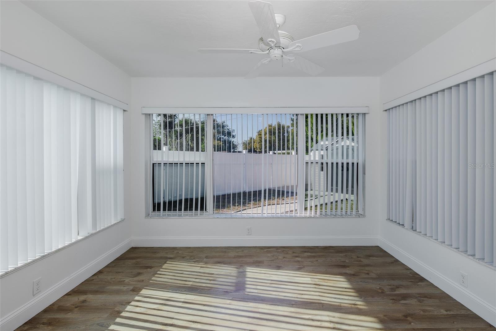 JASMINE LAKES - Residential Lease