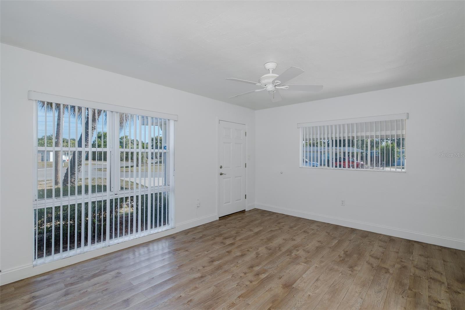 JASMINE LAKES - Residential Lease