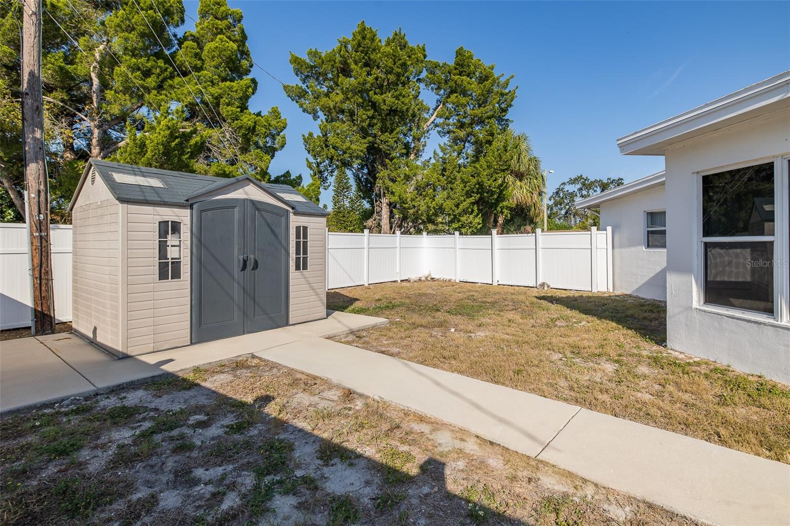 JASMINE LAKES - Residential Lease