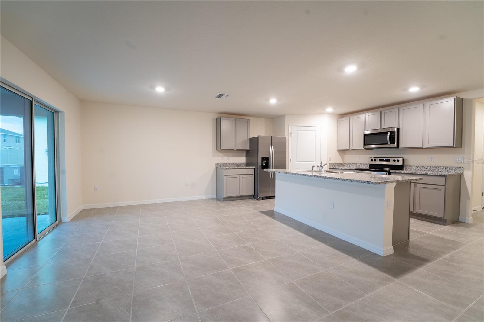 RIVER PARK - Residential Lease