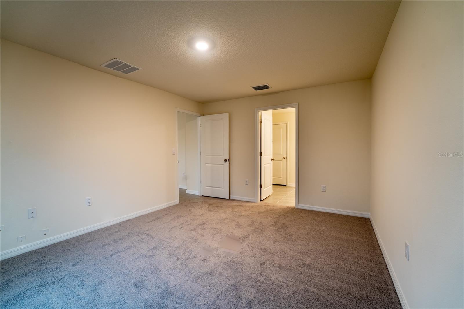 RIVER PARK - Residential Lease