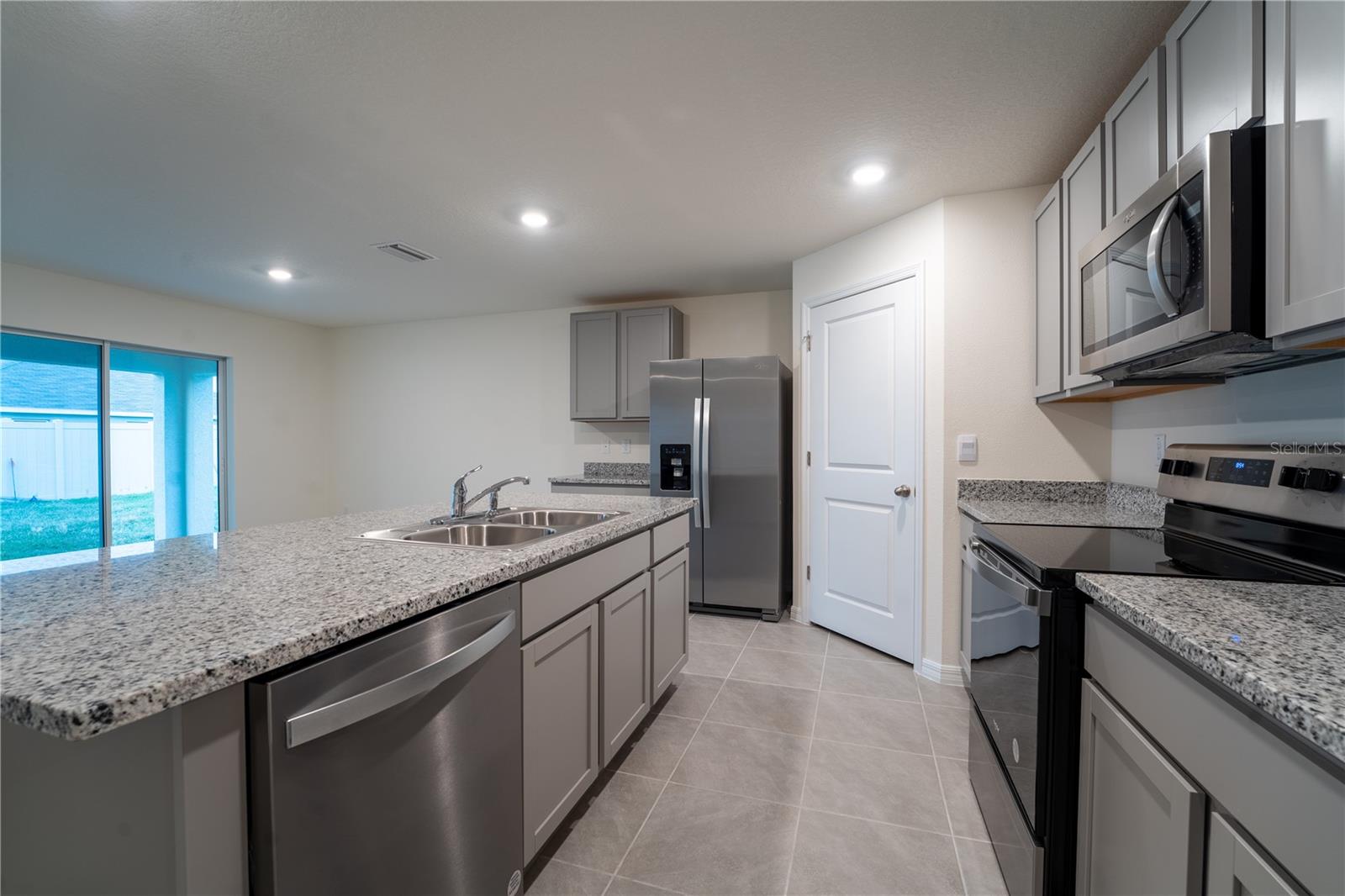 RIVER PARK - Residential Lease