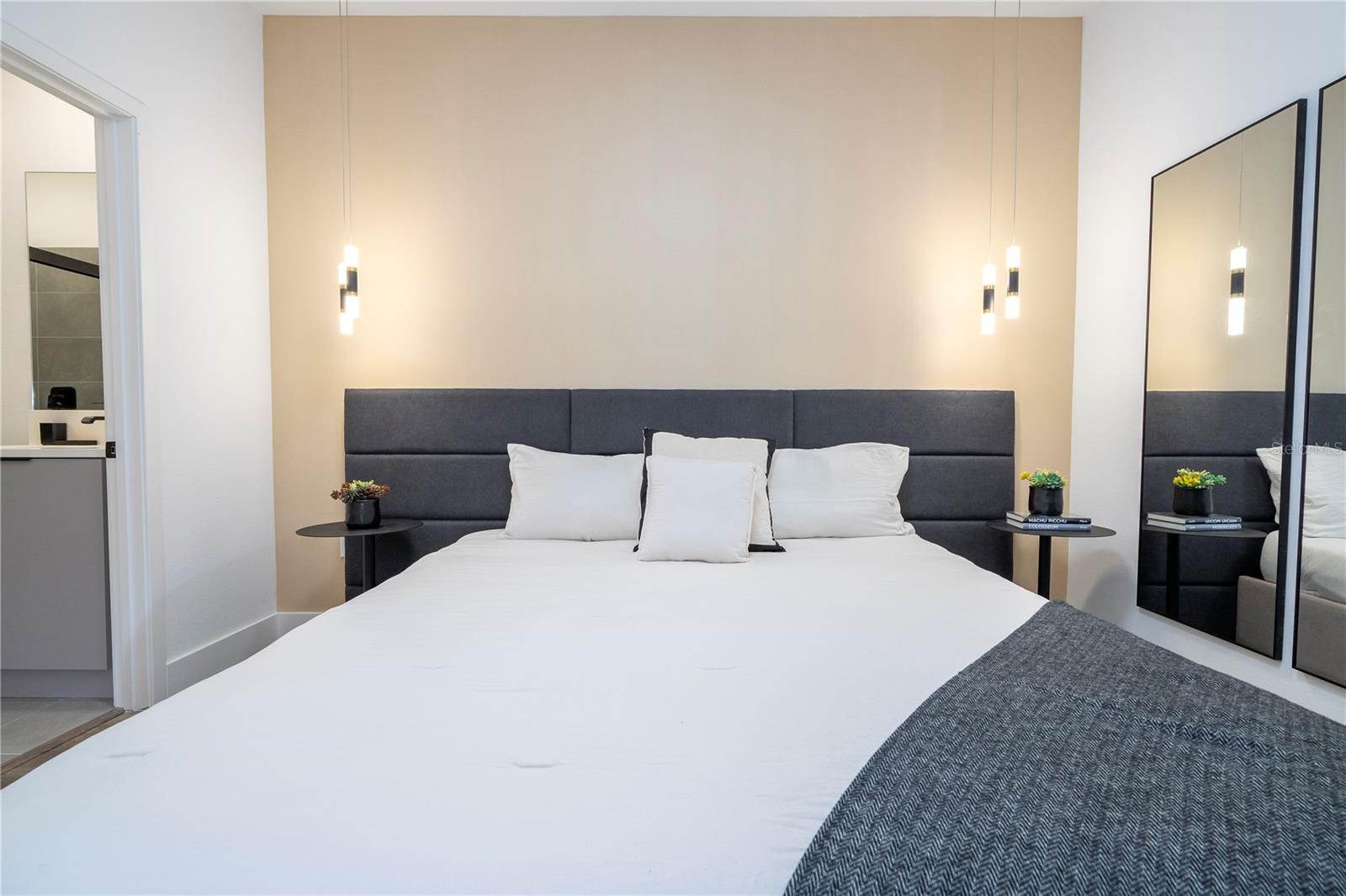 WESTSIDE CAY - Residential