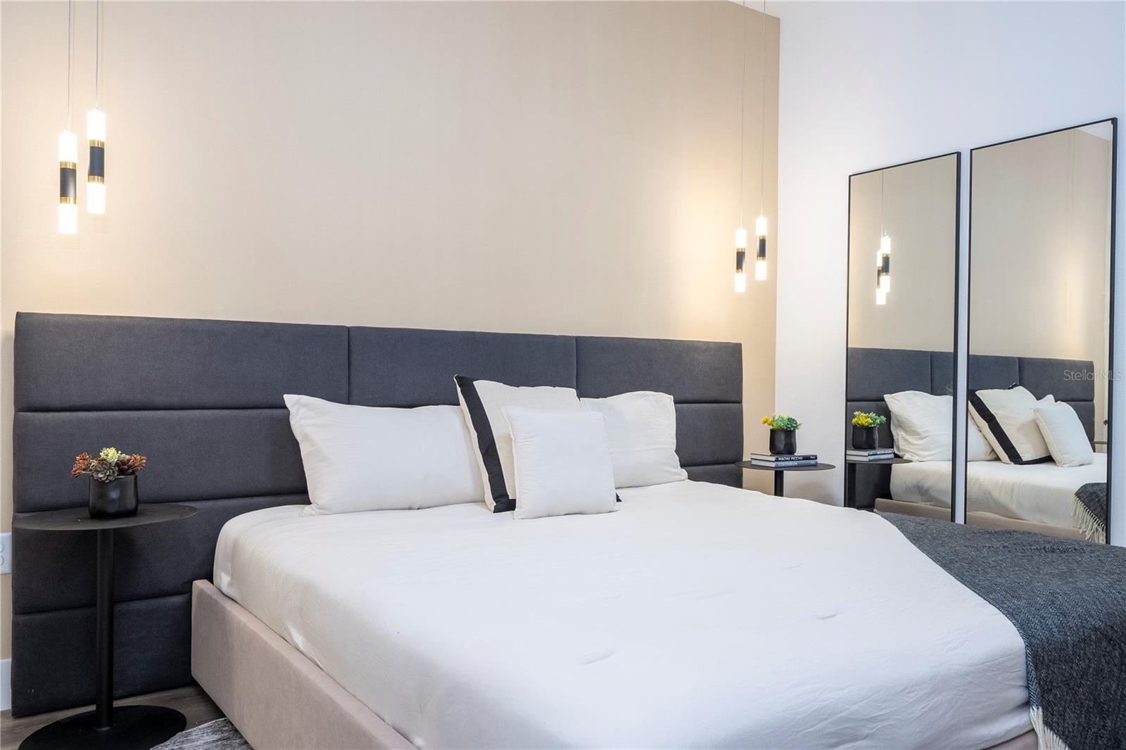 WESTSIDE CAY - Residential